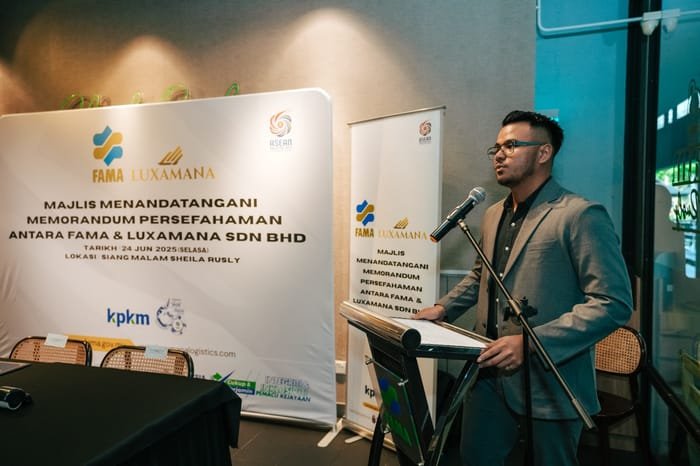 CEO Uzair Haqimy delivering his address at the MoU ceremony